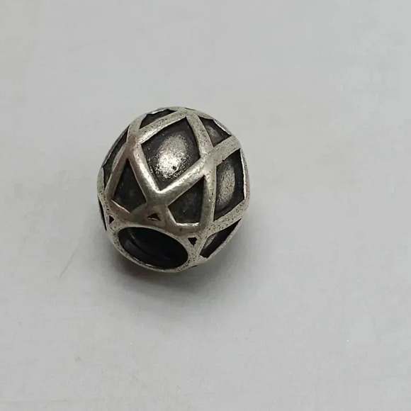 Sterling Silver Pandora Harlequin Criss Cross Charm Bead 1/2" Diameter - Picture 2 of 5